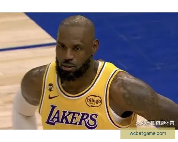 41岁勒布朗差1篮板三双遭多次争议判罚 湖媒怒批裁判判决荒谬